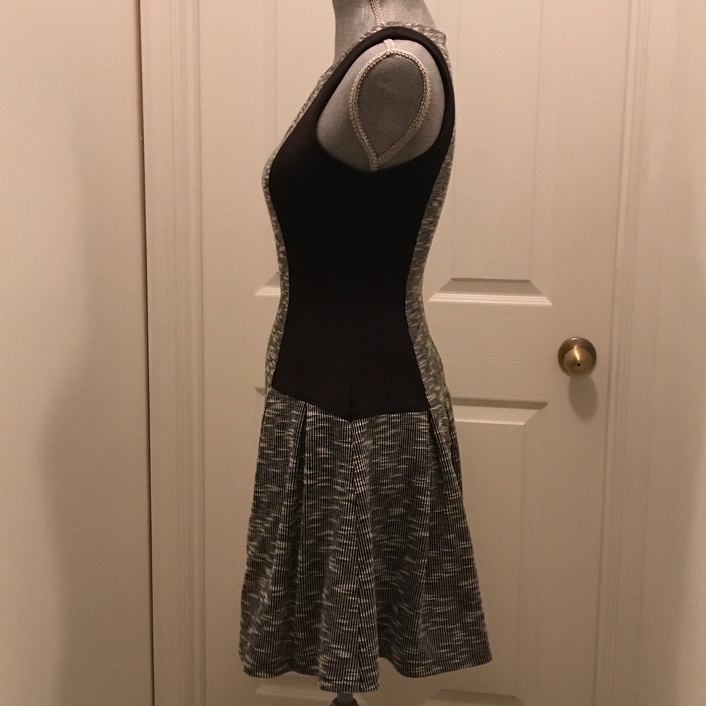 GUESS DRESS - Picture 3 of 7